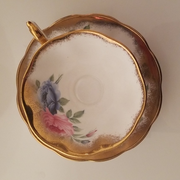 Vintage HTF Royal Albert Bone China Teacup & Saucer #4223 Discontinued - Picture 3 of 17